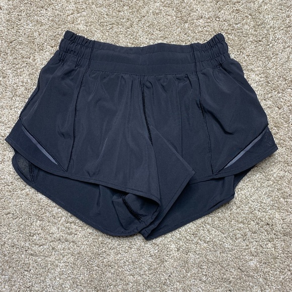 Lululemon Black Hotty Hot Short Size 2 - Picture 4 of 11